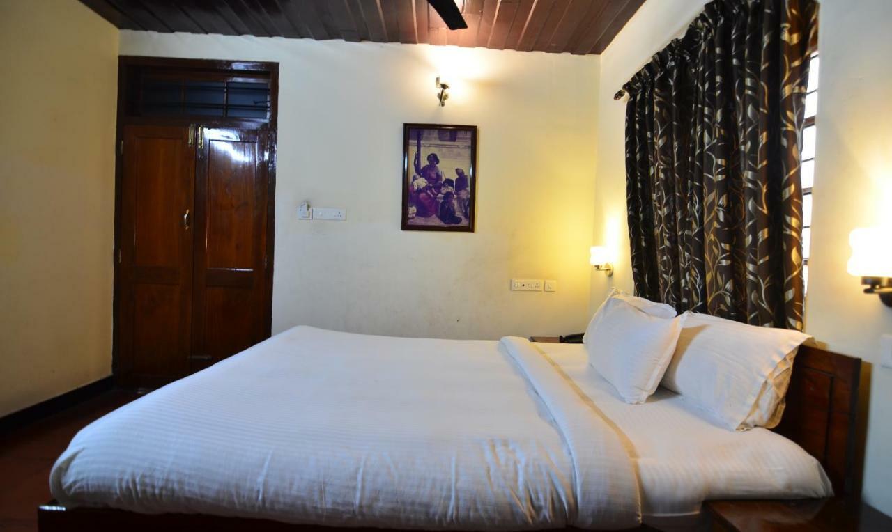 The Royal Heritage Hotel And Ayurvedic Center Thiruvananthapuram Bagian luar foto