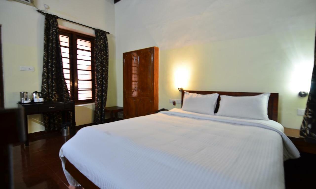The Royal Heritage Hotel And Ayurvedic Center Thiruvananthapuram Bagian luar foto