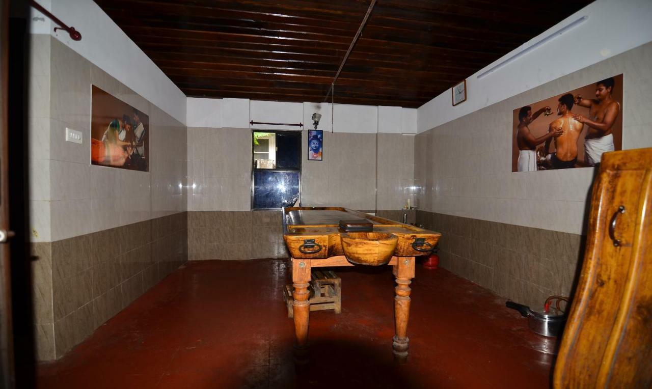 The Royal Heritage Hotel And Ayurvedic Center Thiruvananthapuram Bagian luar foto