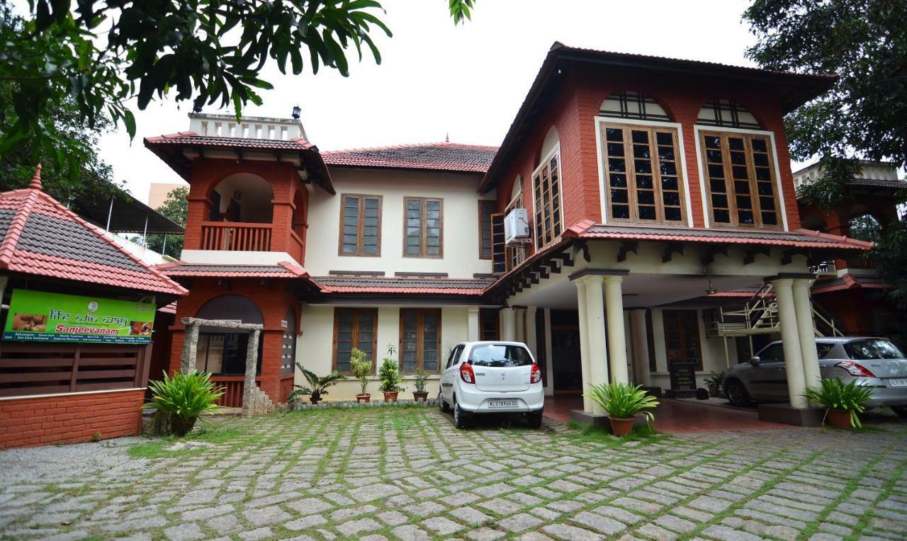 The Royal Heritage Hotel And Ayurvedic Center Thiruvananthapuram Bagian luar foto