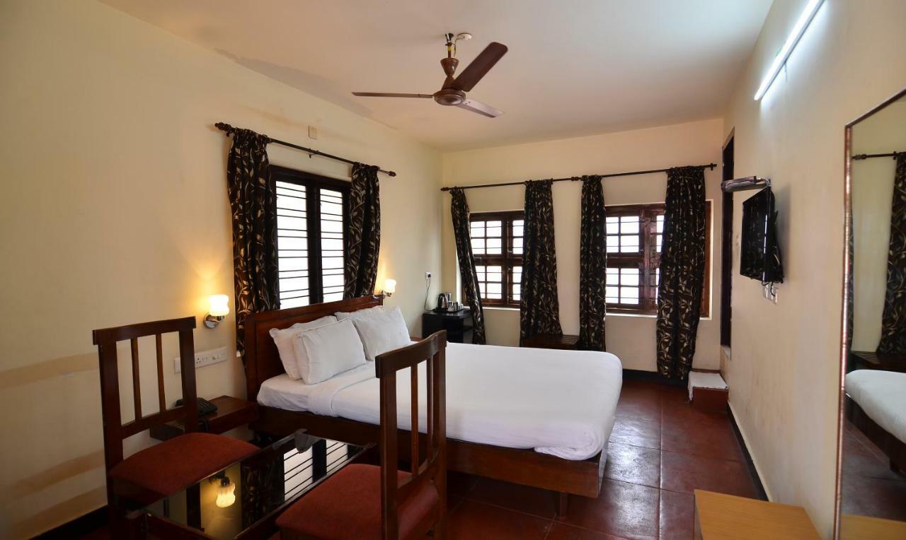 The Royal Heritage Hotel And Ayurvedic Center Thiruvananthapuram Bagian luar foto