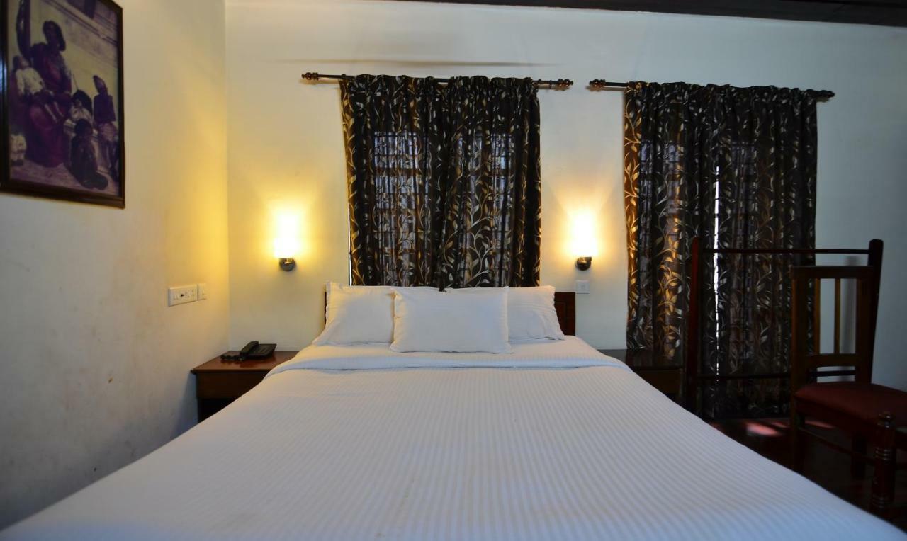 The Royal Heritage Hotel And Ayurvedic Center Thiruvananthapuram Bagian luar foto