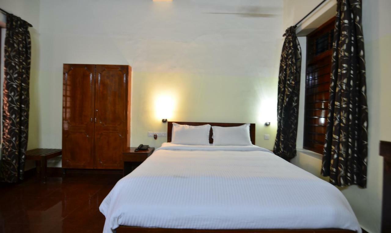 The Royal Heritage Hotel And Ayurvedic Center Thiruvananthapuram Bagian luar foto