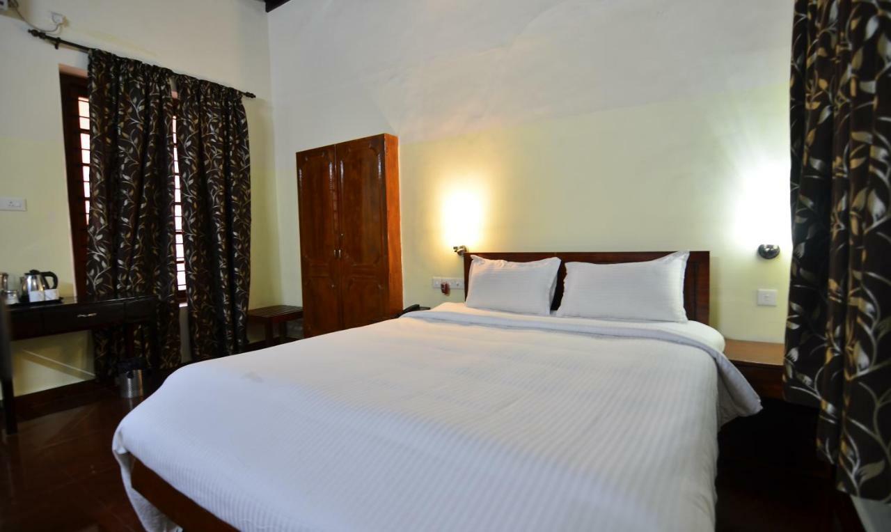 The Royal Heritage Hotel And Ayurvedic Center Thiruvananthapuram Bagian luar foto
