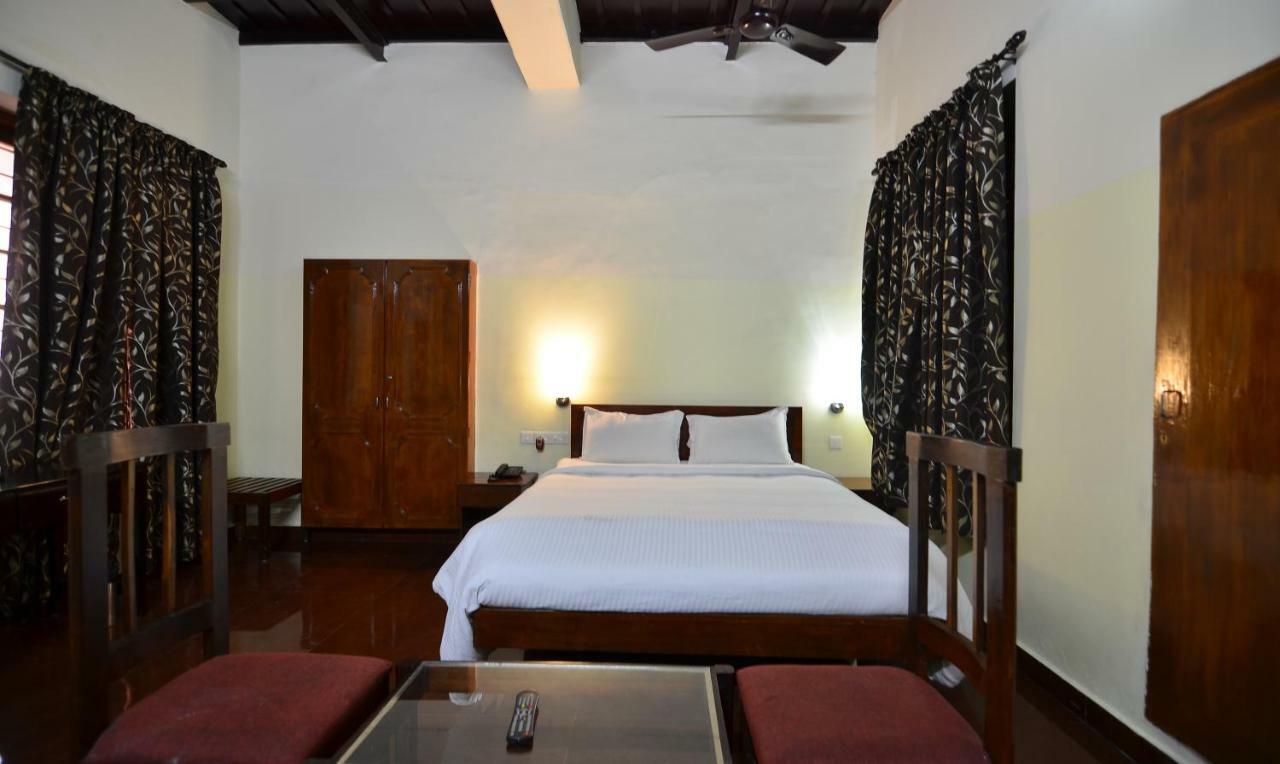The Royal Heritage Hotel And Ayurvedic Center Thiruvananthapuram Bagian luar foto