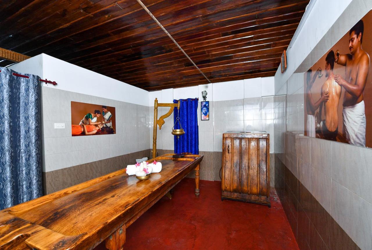 The Royal Heritage Hotel And Ayurvedic Center Thiruvananthapuram Bagian luar foto