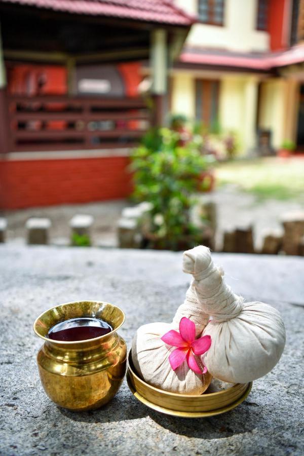The Royal Heritage Hotel And Ayurvedic Center Thiruvananthapuram Bagian luar foto